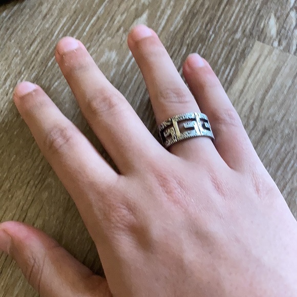 Authentic Gucci G Square Ring - Picture 4 of 7